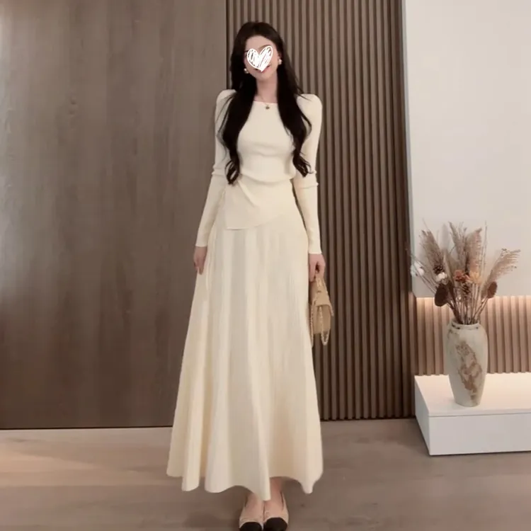 2025新款法式温柔风针织连衣裙子女早秋季慵懒高级感收腰长裙套装