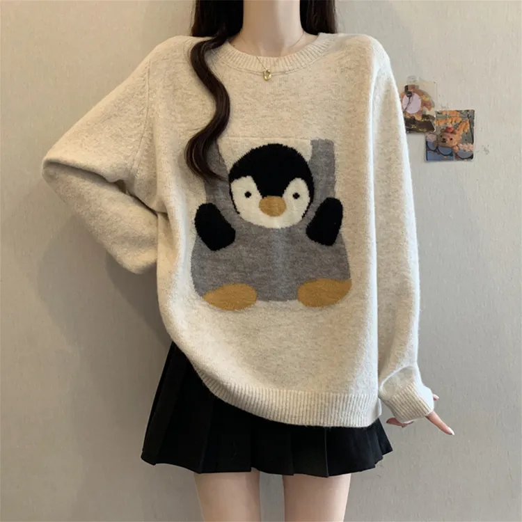 大码女装卡通企鹅刺绣圆领套头毛衣秋冬韩系宽松遮肉针织打底上衣