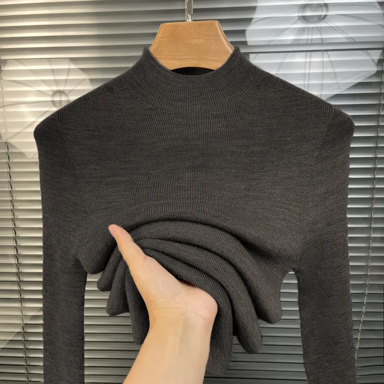 半高领精纺羊毛无缝一体针织打底衫女秋冬新款内搭气质百搭毛衣