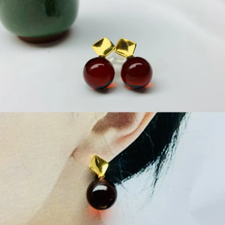 血珀圆珠耳坠耳钉深邃酒红色简约轻奢S925银气质百搭保真珠径9mm＋