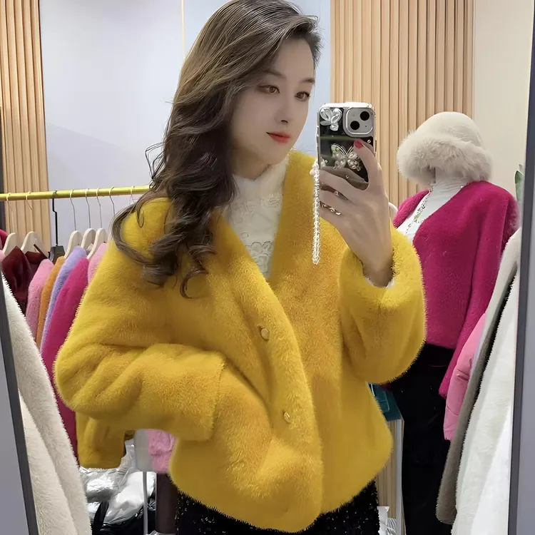 020.新款时装周女装毛毛外套