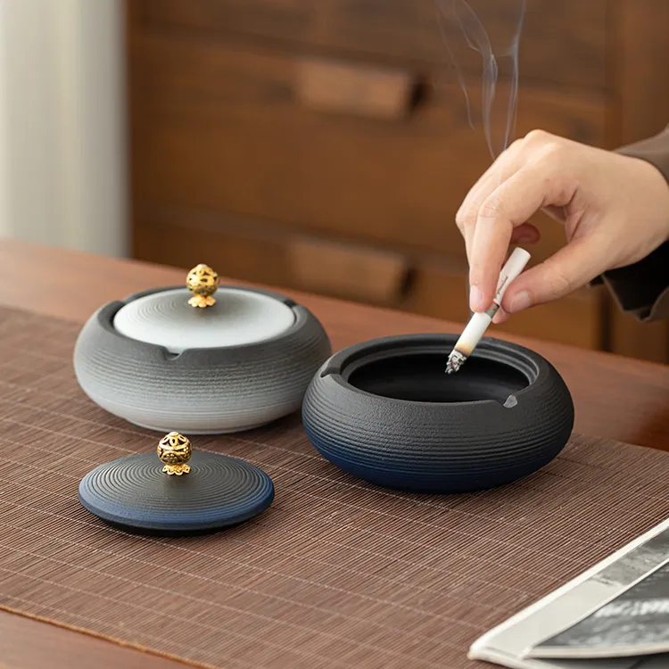 新款带盖陶瓷烟灰缸家用客厅办公室复古潮流饰品摆件高级感大小号
