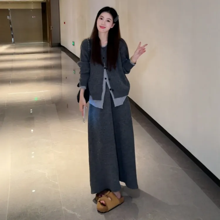 大码v领假两件针织衫半身裙巨显瘦套装女2025秋季胖mm时髦两件套