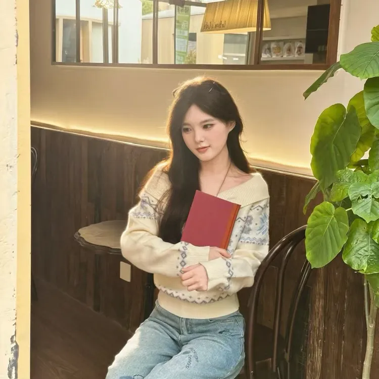 【费尔岛】乐町蝴蝶领设计感毛针织衫女秋冬新款氛围感一字领毛衣