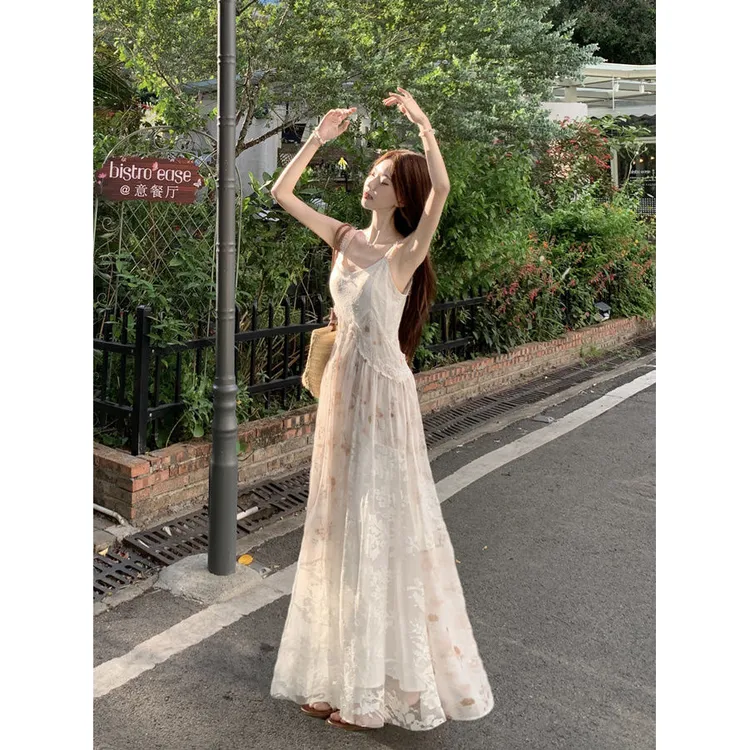 裙子白色长款单欲风重工蕾丝吊带连衣裙加开衫两件套海边套装裙