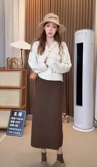 法式中长款灯芯绒a字半身裙女秋冬2025新款显瘦遮胯包臀一步裙子