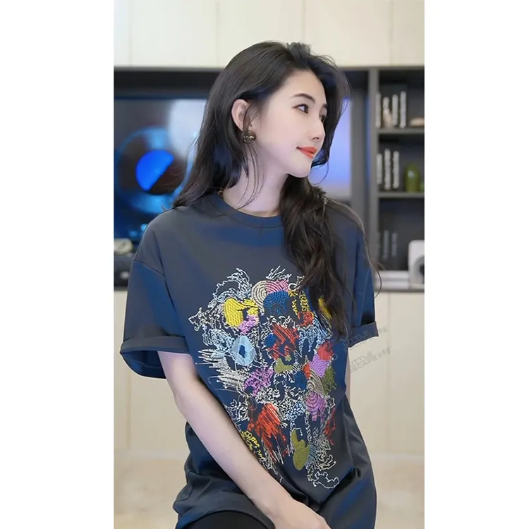 小乖逃D白色灰色T恤孔雀凤凰图案刺绣灰色短袖透气烟花DD25018