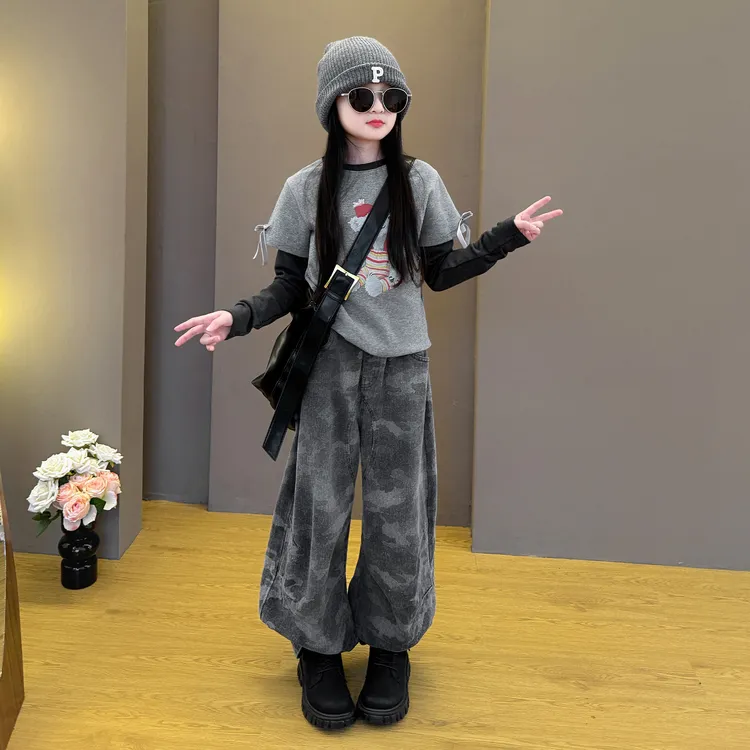 女童2025新款春秋季韩系穿搭宽松印花休闲卫衣迷彩牛仔弯刀裤套装
