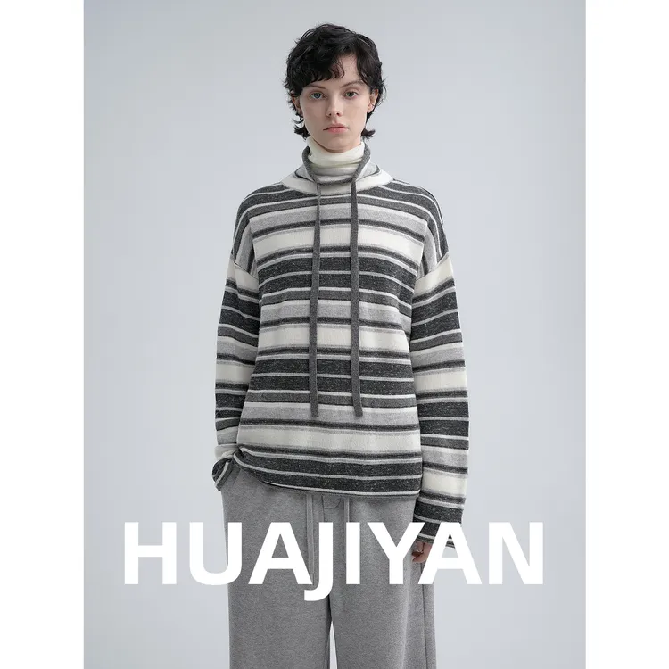 华吉言/HUAJIYAN【线谱】羊毛亚麻混纺撞色拼接条纹抽绳领上衣毛衣