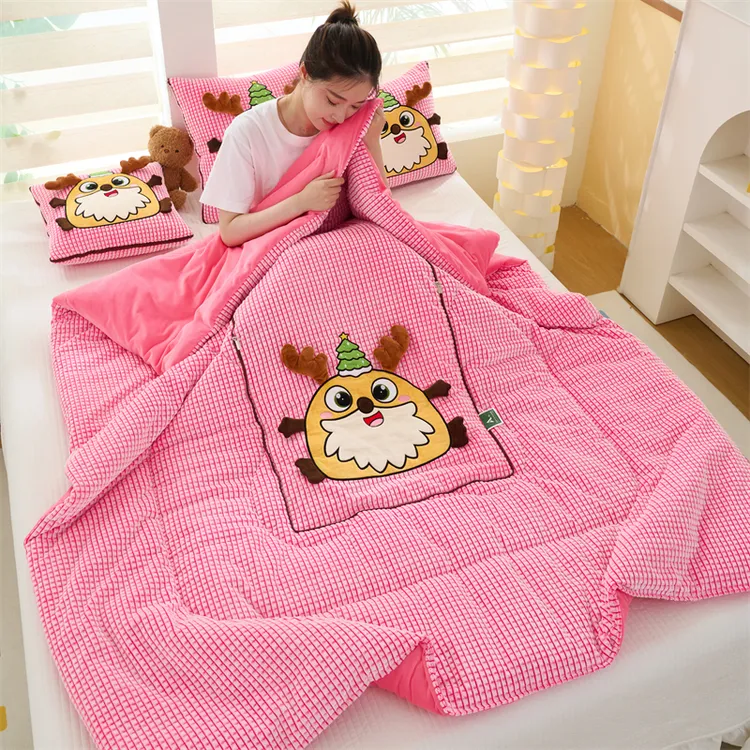 圣诞鹿牛奶绒多功能二合一抱枕被可折叠车载办公室午睡靠垫两用