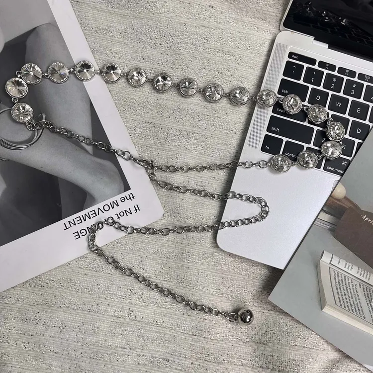 甜酷大水钻银色腰链高级感配裙子镶钻细腰带百搭加长金属链条装饰