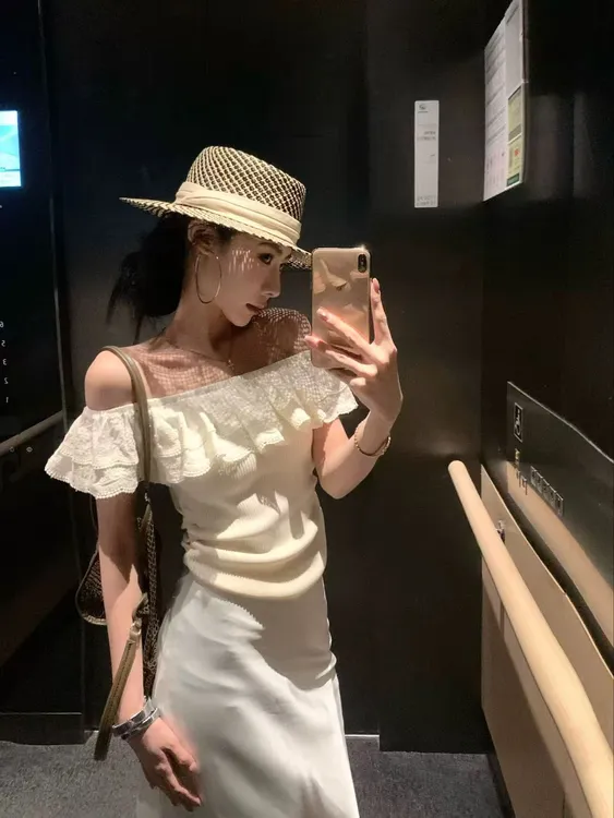 法式荷叶边一字肩上衣女夏季2025新款设计感修身显瘦气质别致小衫