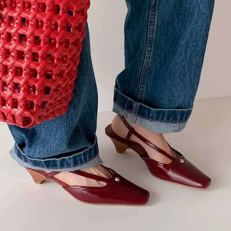 4.5cm~法式细带高跟包头凉鞋女夏气质名媛后绊带金属山茶花时装鞋