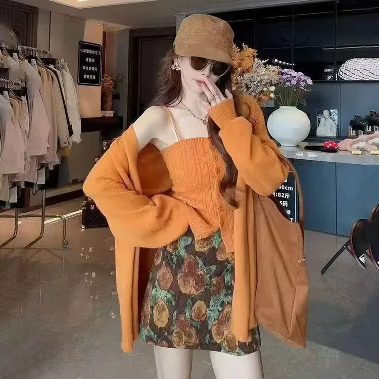 辣妹风针织吊带背心毛衣开衫碎花包臀短裙女2025秋季新款时尚套装