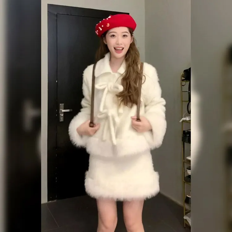 名媛千金奶系小香风套装女秋季设计感蝴蝶结外套+短裙毛毛两件套