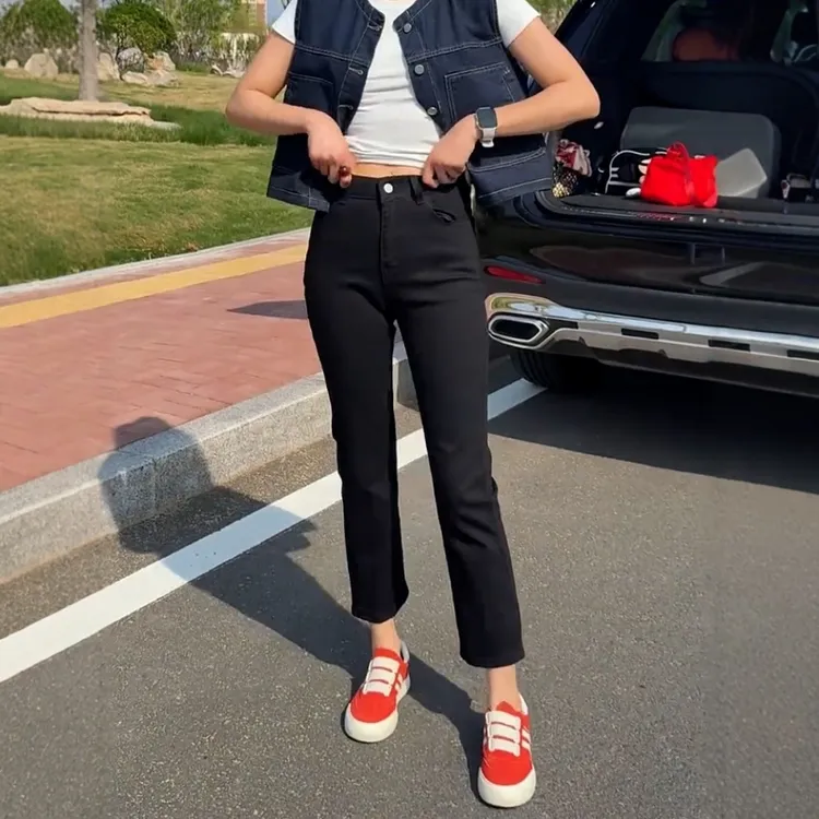 极简风黑色复古百搭直筒牛仔裤女2025秋季新款高腰显瘦九分烟管裤