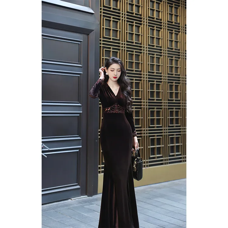 【尤克菲儿】原创设计轻奢高定丝绒刺绣裙秋冬修身优雅V领连衣裙