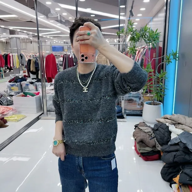 时尚珠片拼接圆领气质灰毛衫6708美丽