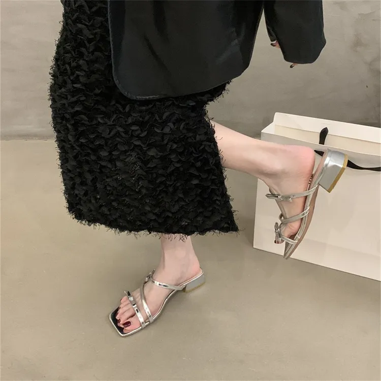 UHCK法式粗跟蝴蝶结凉拖鞋外穿仙女鞋2025年夏季新款方头中跟银色