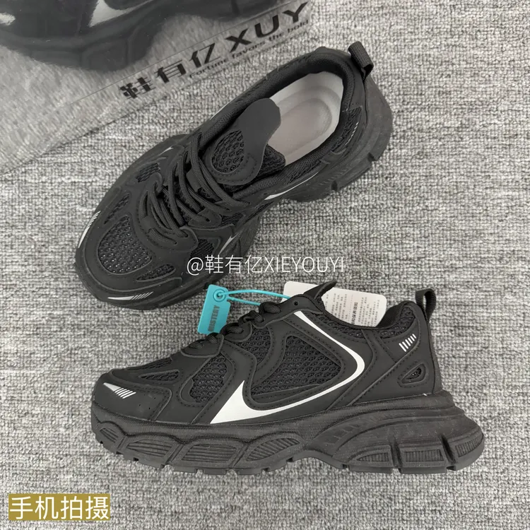 鞋有亿  2025秋季新款厚底老爹鞋子女百搭黑色软底透气运动休闲鞋