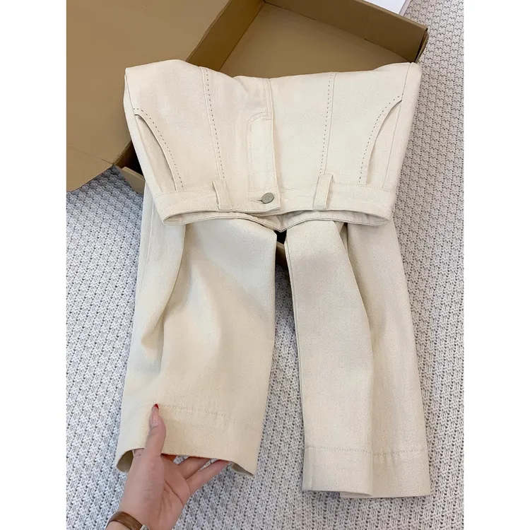 百搭杏色直筒牛仔裤女秋季新款胖mm梨形身材显瘦垂感宽松阔腿裤子