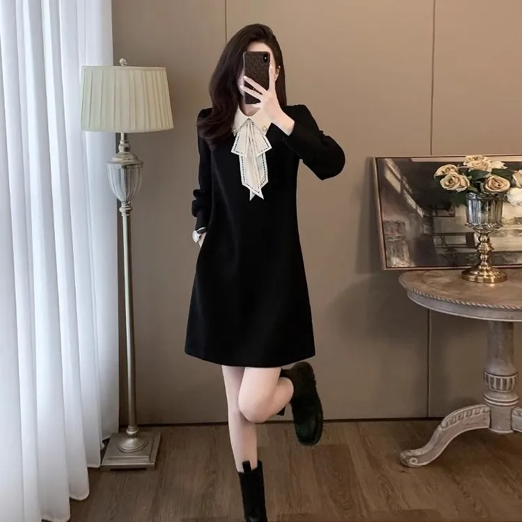 高级感重工刺绣飘带法式连衣裙女秋冬季2025新款显瘦漂亮裙子