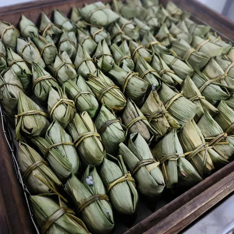 贵州锦屏重阳粑黑芝麻花生馅粑粑