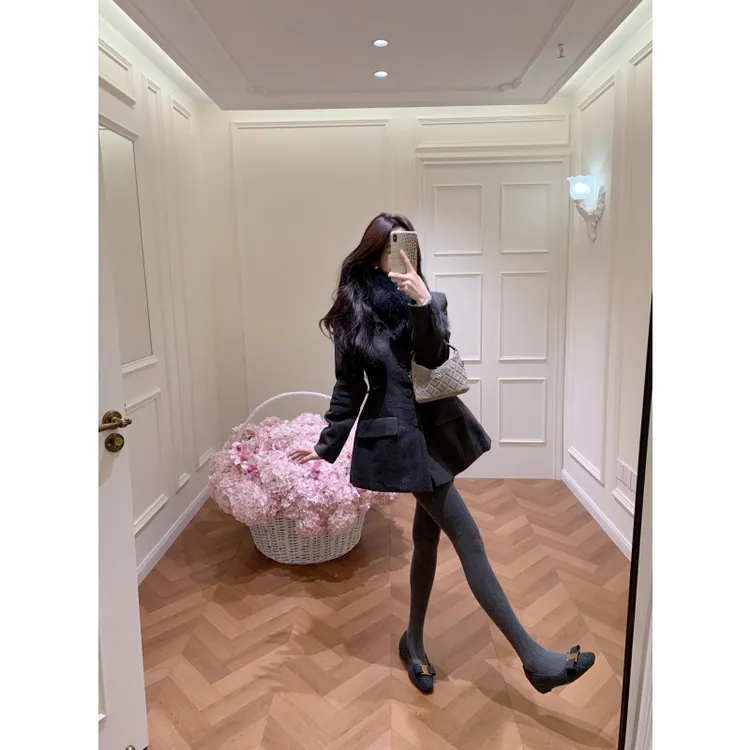 圆领中长款法式气质呢子连衣裙秋冬新款名媛赫本风西装毛呢外套女