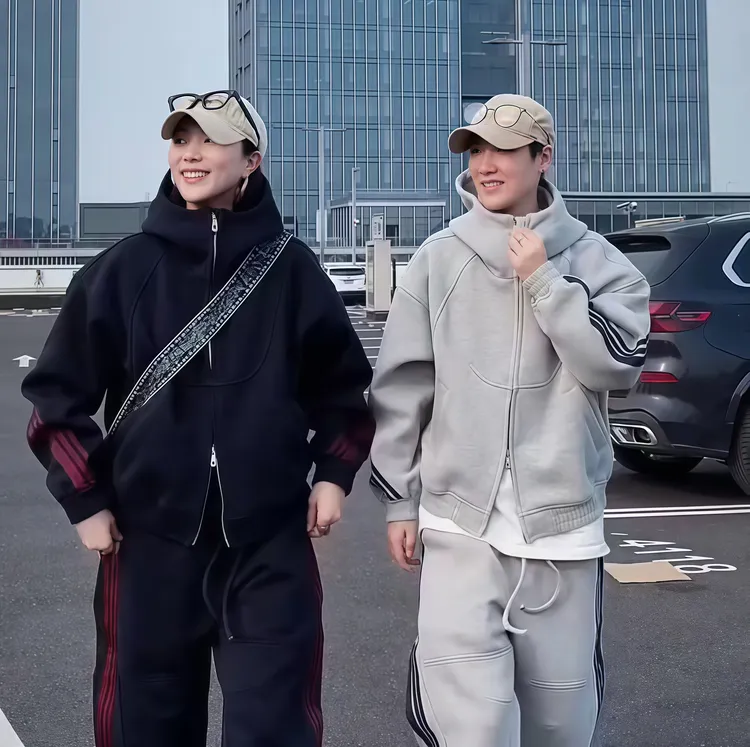 秋冬男士重磅针织三道杠拼接连帽卫衣情侣款立体剪裁时尚休闲帽衫