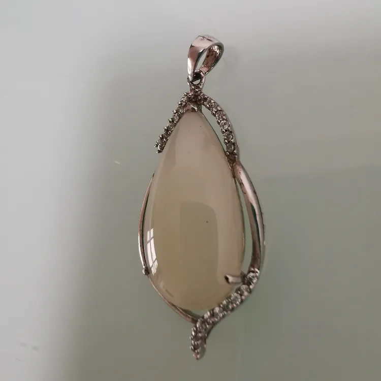 和田玉银镶嵌吊坠女士白色