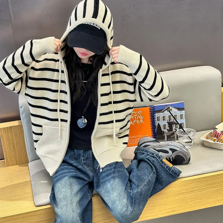 女童毛衣春秋季2025新款儿童针织衫外套秋装女孩时髦连帽开衫上衣