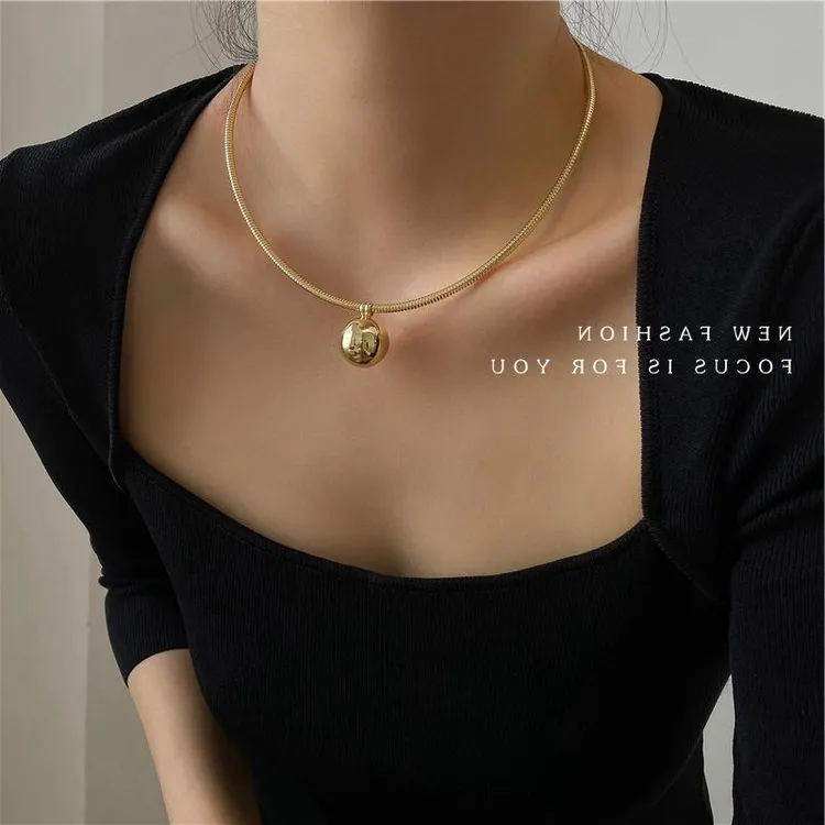 钛钢锆石项链 小众设计感金属项圈项链女锁骨链辣妹秋冬新款配饰