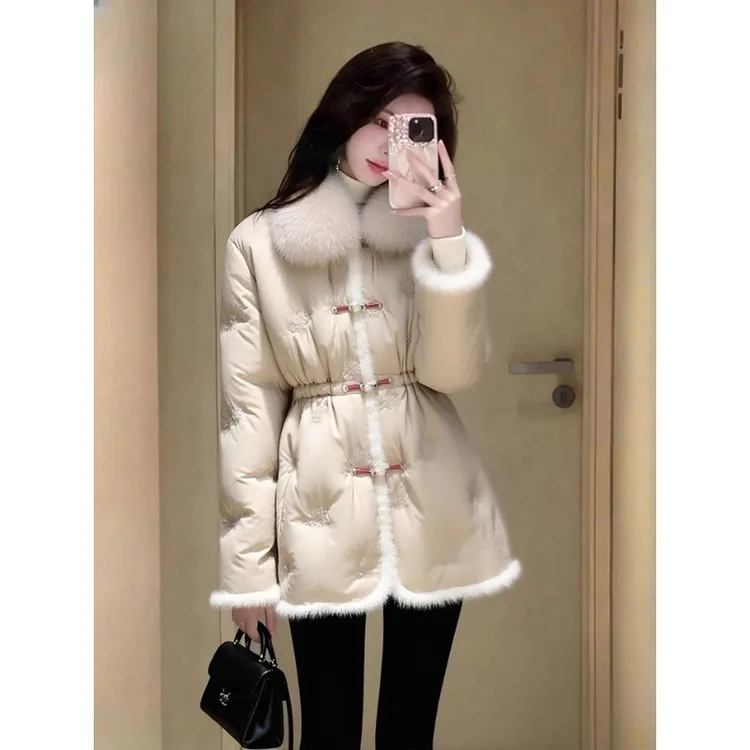 冬季棉服女款2025新款独特超好看高端时髦中长款收腰杏色加厚外套