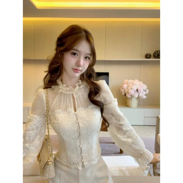 白色蕾丝衬衫女冬季内搭打底高端时髦洋气巨好看减龄气质法式上衣