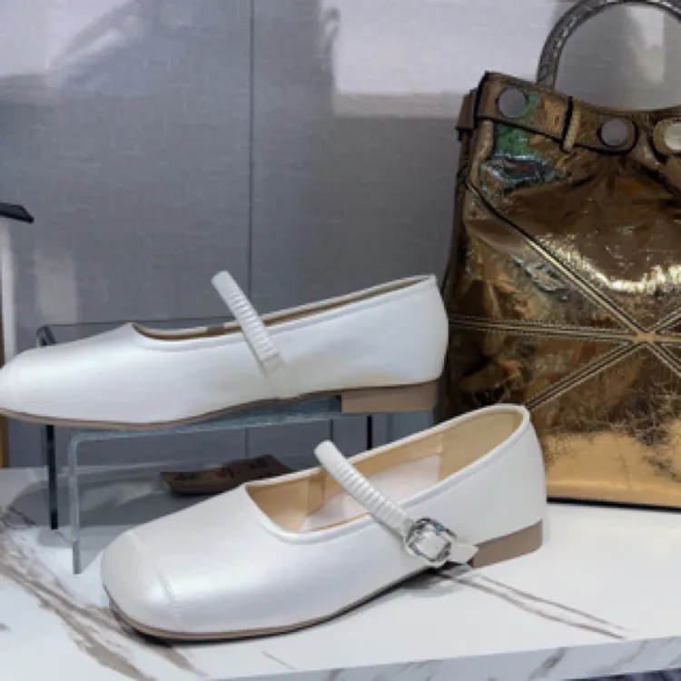 漆皮夏季百搭防滑平底单鞋复古休闲方头耐磨浅口40-43