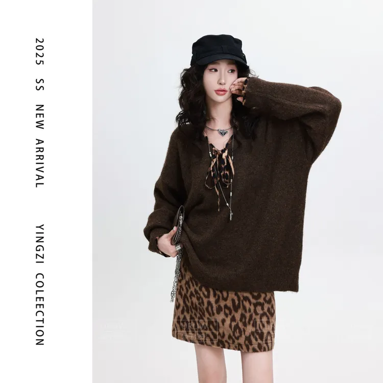颖子定制【美貌野心家】设计感豹纹V领长袖毛衣宽松休闲上衣9897