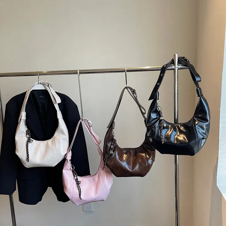 韩版时尚复古褶皱手提新月包女2025春新款轻奢单肩包高级感斜挎包