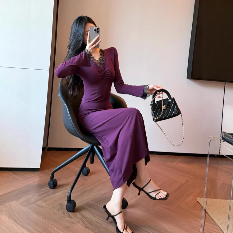 实拍 时髦精领蕾丝针织连衣裙纯欲女神秋冬新款长袖内搭打底长裙