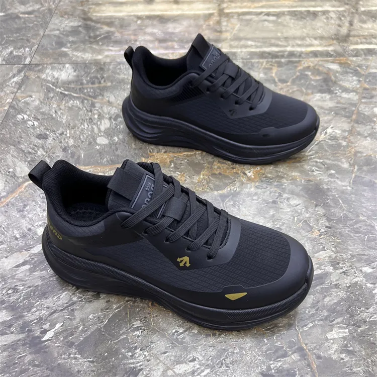 有单有棉25秋冬新款轻便简约百搭休闲软底男士黑色运动男鞋26090