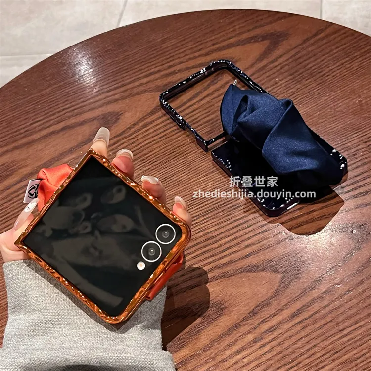 适用三星zflip7/6/5手机壳w25flip折叠屏w24flip电镀褶皱丝巾腕带