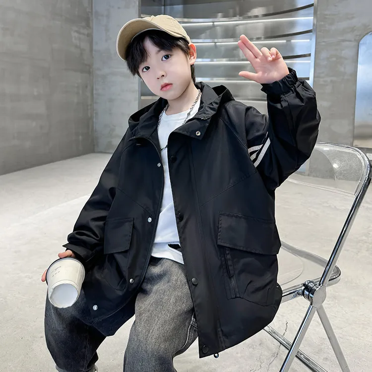 男童外套春秋款2025新款潮儿童秋季冲锋衣中大童秋装夹克男孩童装