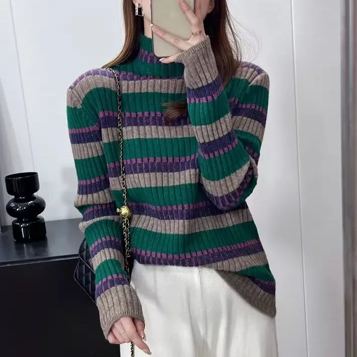 大码胖mm秋冬新款洋气显瘦撞色彩虹条纹半高领加厚软糯毛衣针织衫