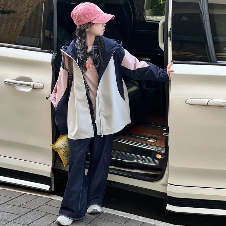 女童秋装外套2025新款儿童秋季超好看上衣大童女孩春秋连帽冲锋衣