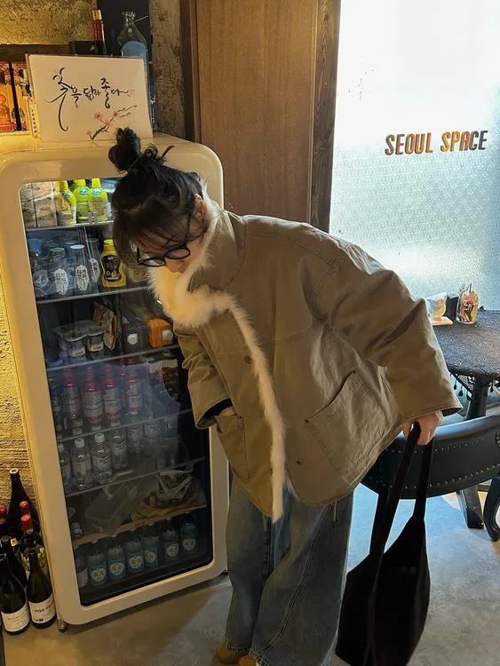 高级感大翻领毛毛外套女冬季独特超好看加厚保暖棉服百搭牛仔裤