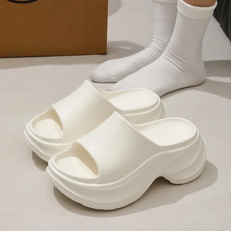 女款厚底拖鞋2025夏季新款女士外穿增高居家防滑沙滩踩屎感凉拖鞋