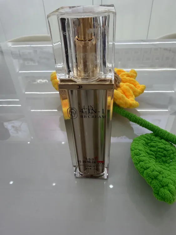 雪肌皇后持妆焕颜四合一BB霜