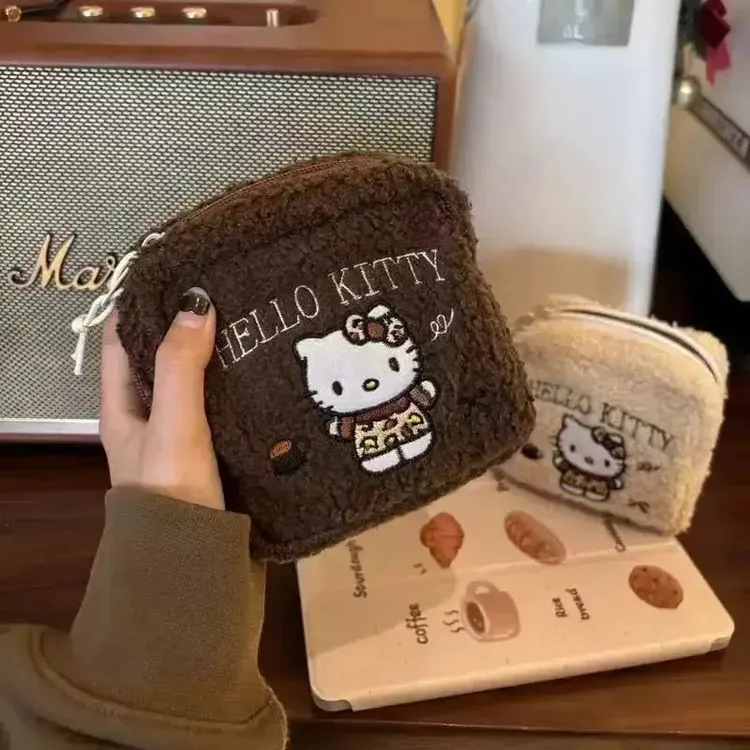 新款毛绒可爱猫咪刺绣化妆包女大容量便携补妆包收纳包便携