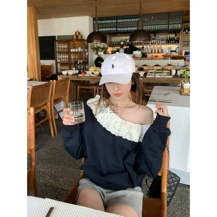 韩女法则 藏青色斜肩卫衣女2025新款蕾丝花边小众长袖上衣