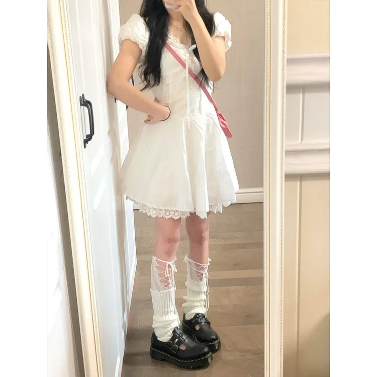 甜美初恋感白色蓬蓬裙蕾丝拼接收腰短款泡泡袖连衣裙女夏季2025