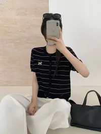 8990百搭条纹针织上衣
